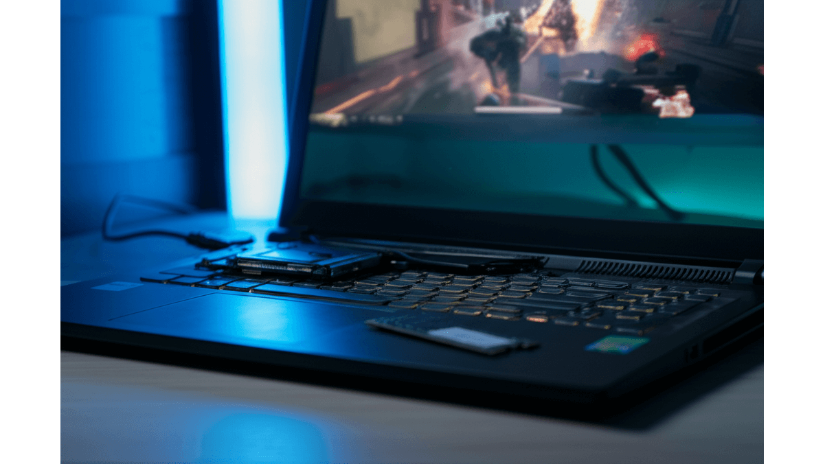 AORUS_15效能關鍵_記憶體升級提升135FPS_SSD讀取速度快7000MB_s